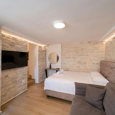 Christian Studio Apartments Умаг Екстер'єр фото